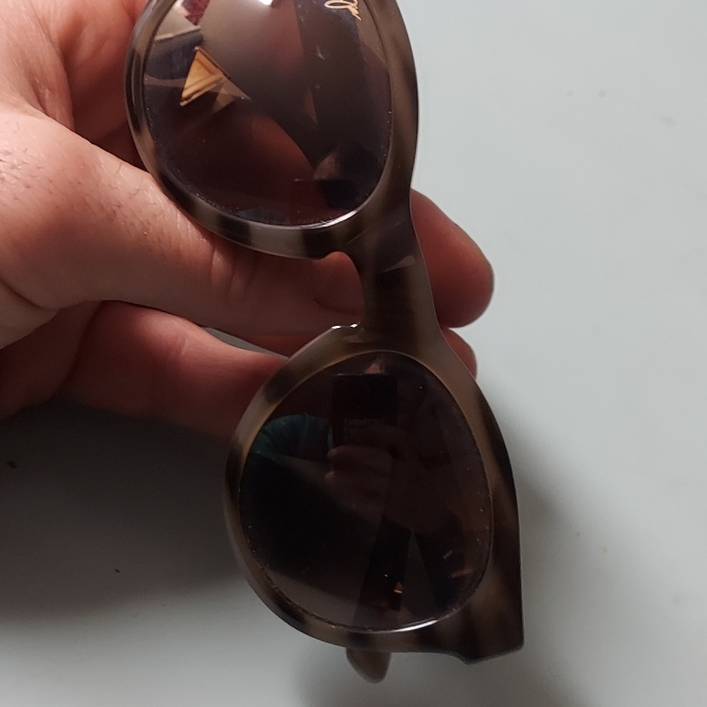 Maui Jim Glasses - Picture 3 of 7